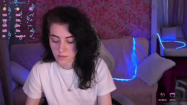 CurleyBlueEyes online show from April 1, 2026, 1:01 pm