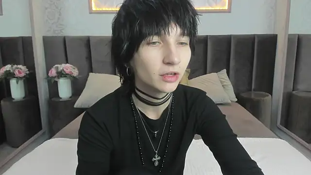 Snapshot of AdonBev chatting on June 18, 2026, 5:30 am AdonBev online show from June 18, 2026, 5:30 am