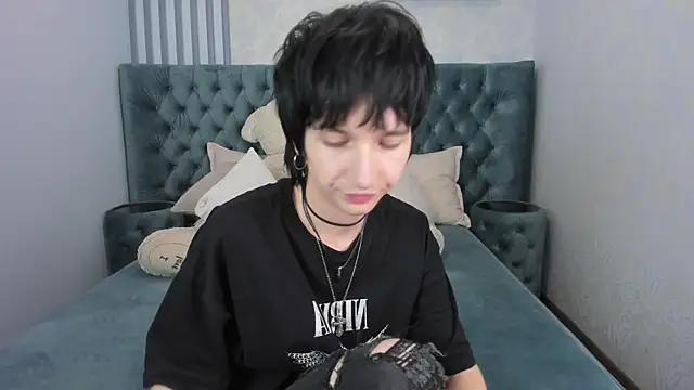 Snapshot of AdonBev chatting on July 16, 2026, 6:19 am AdonBev online show from July 16, 2026, 6:19 am