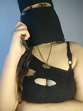 Snapshot of Yasmin_Oh chatting on July 19, 2026, 9:07 pm Yasmin Oh online show from July 19, 2026, 9:07 pm
