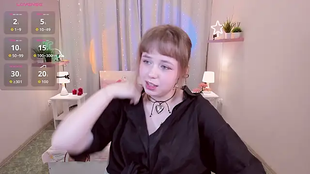 LeonaHicks online show from March 28, 2026, 6:02 am