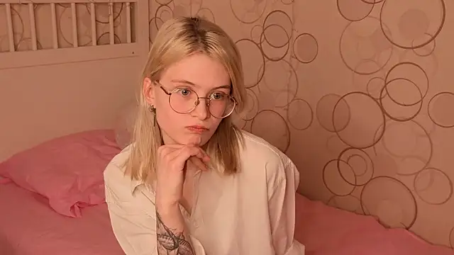 Snapshot of CarleySuski chatting on March 28, 2026, 5:07 am CarleySuski online show from March 28, 2026, 5:07 am