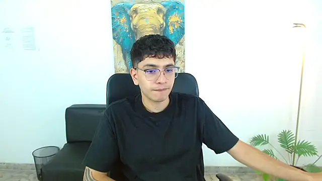 maax 18 online show from March 24, 2026, 2:22 pm