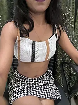 Snapshot of Baby_pari1 chatting on April 6, 2026, 6:53 pm Baby pari1 online show from April 6, 2026, 6:53 pm
