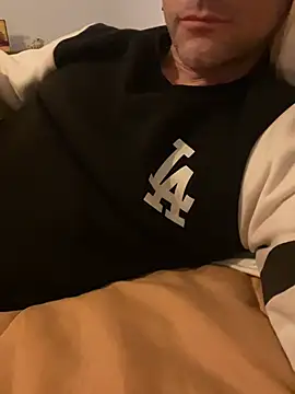 Ispanico1001 online show from April 15, 2026, 12:17 am