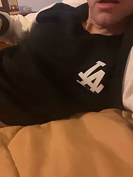 Ispanico1001 online show from April 16, 2026, 12:11 am