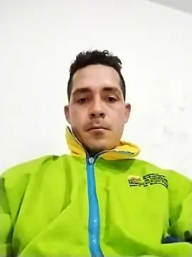 Snapshot of Gabriel_leon33 chatting on June 10, 2026, 6:12 am Gabriel leon33 online show from June 10, 2026, 6:12 am
