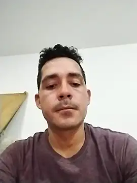 Snapshot of Gabriel_leon33 chatting on June 16, 2026, 2:36 am Gabriel leon33 online show from June 16, 2026, 2:36 am