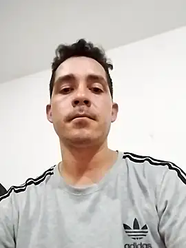 Snapshot of Gabriel_leon33 chatting on June 19, 2026, 8:40 am Gabriel leon33 online show from June 19, 2026, 8:40 am