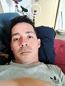 Snapshot of Gabriel_leon33 chatting on June 19, 2026, 9:29 pm Gabriel leon33 online show from June 19, 2026, 9:29 pm