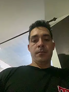 Snapshot of Gabriel_leon33 chatting on June 21, 2026, 12:13 am Gabriel leon33 online show from June 21, 2026, 12:13 am