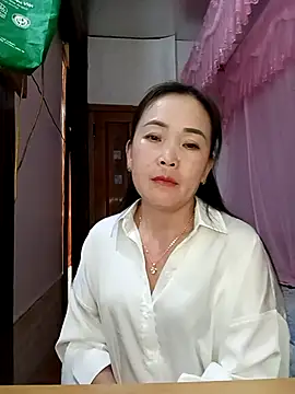 Pia-bee online show from March 25, 2026, 2:23 pm