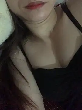 Snapshot of Nini-896 chatting on April 2, 2026, 6:11 am Nini-896 online show from April 2, 2026, 6:11 am