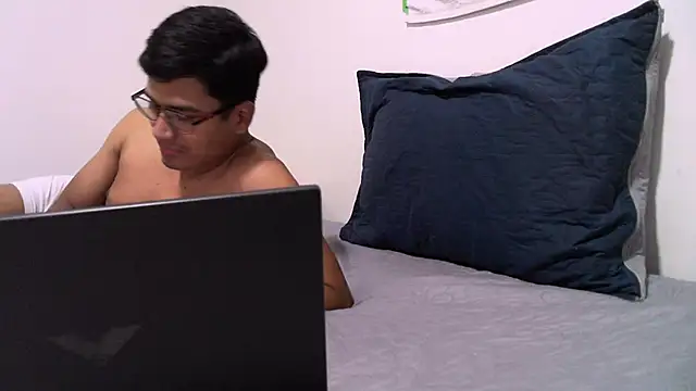 ThiagoVega  online show from May 16, 2026, 3:36 am