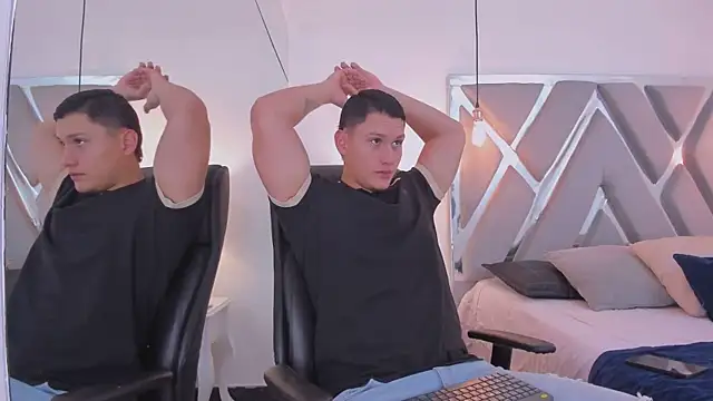 Chriss Diamond online show from April 14, 2026, 8:04 pm