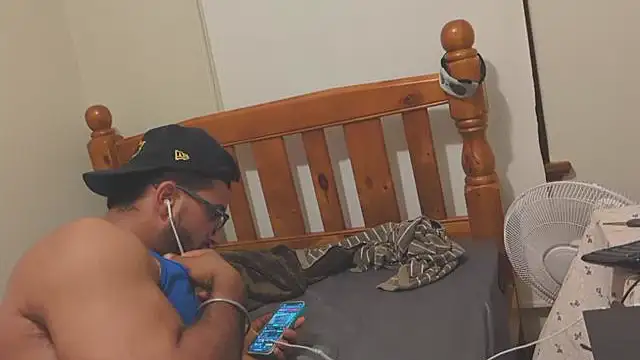 Snapshot of robin103666 chatting on March 26, 2026, 11:05 am robin103666 online show from March 26, 2026, 11:05 am