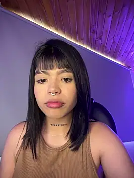Snapshot of Violetaa_pink18 chatting on April 19, 2026, 3:44 pm Violetaa pink18 online show from April 19, 2026, 3:44 pm