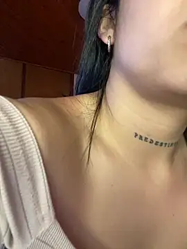 Snapshot of Violetaa_pink18 chatting on May 12, 2026, 2:25 pm Violetaa pink18 online show from May 12, 2026, 2:25 pm