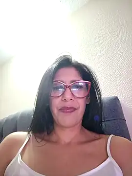 SamanthaRosse01  online show from April 23, 2026, 1:40 am
