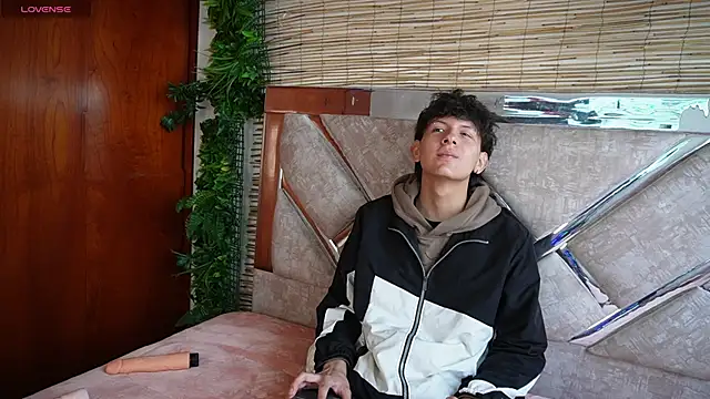 dominik across online show from March 25, 2026, 12:11 pm