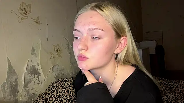 Snapshot of Sophia_Blonde chatting on April 15, 2026, 3:41 pm Sophia Blonde online show from April 15, 2026, 3:41 pm