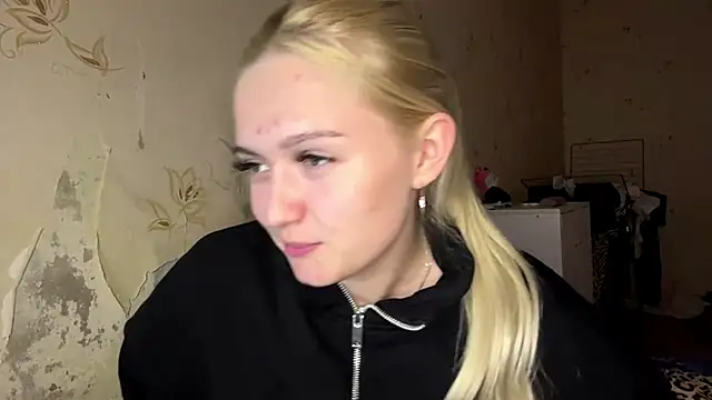 Snapshot of Sophia_Blonde chatting on April 27, 2026, 3:10 pm Sophia Blonde online show from April 27, 2026, 3:10 pm