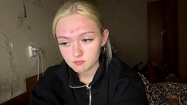 Snapshot of Sophia_Blonde chatting on April 28, 2026, 3:39 pm Sophia Blonde online show from April 28, 2026, 3:39 pm