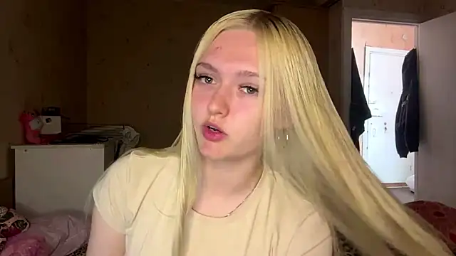 Snapshot of Sophia_Blonde chatting on May 12, 2026, 4:26 pm Sophia Blonde online show from May 12, 2026, 4:26 pm