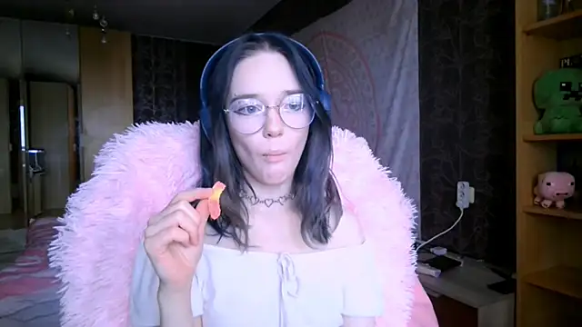 baby onface online show from April 27, 2026, 8:45 am