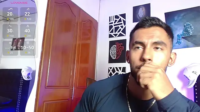 Snapshot of romanpearce_ chatting on July 7, 2026, 5:39 pm romanpearce online show from July 7, 2026, 5:39 pm