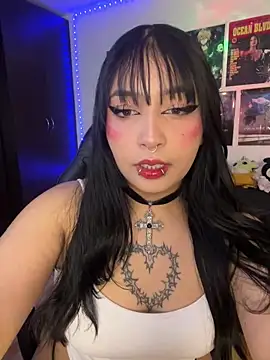 Hinataaa  online show from April 21, 2026, 4:52 am