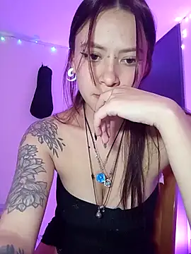 AuroraaMoonn online show from March 29, 2026, 2:33 am