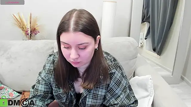 Snapshot of Maya_Raay chatting on April 1, 2026, 2:01 am Maya Raay online show from April 1, 2026, 2:01 am