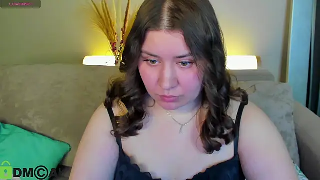 Snapshot of Maya_Raay chatting on April 10, 2026, 1:11 am Maya Raay online show from April 10, 2026, 1:11 am