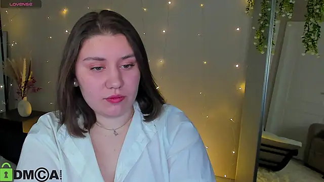 Snapshot of Maya_Raay chatting on May 5, 2026, 1:24 am Maya Raay online show from May 5, 2026, 1:24 am