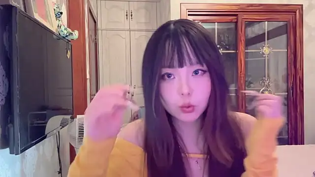 thelittlexx online show from April 22, 2026, 7:44 am