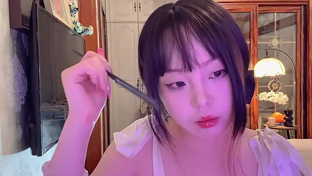 thelittlexx online show from May 9, 2026, 7:35 am