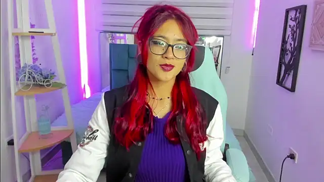 Sara Red X online show from June 10, 2026, 3:18 am
