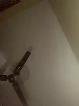 Mazekueen online show from April 15, 2026, 9:04 pm