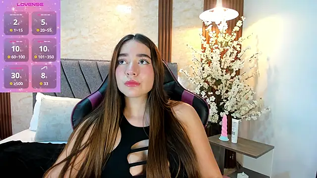 Snapshot of Anissa_m_ chatting on April 10, 2026, 6:45 pm Anissa m online show from April 10, 2026, 6:45 pm