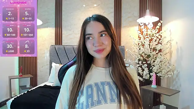 Snapshot of Anissa_m_ chatting on April 13, 2026, 2:11 pm Anissa m online show from April 13, 2026, 2:11 pm