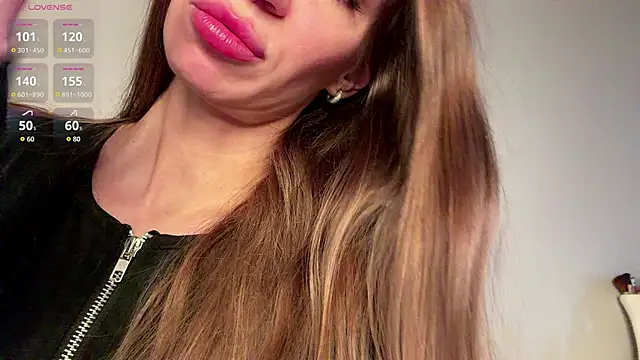 Snapshot of OdetteTrentinella chatting on May 13, 2026, 6:11 am OdetteTrentinella online show from May 13, 2026, 6:11 am