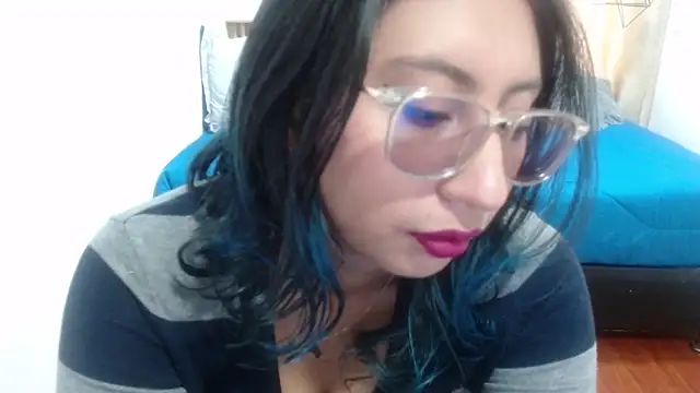 Violet 2003 online show from May 14, 2026, 2:13 pm