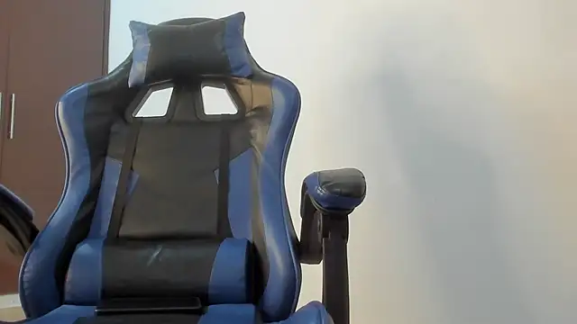 Milo LatinBoy online show from March 26, 2026, 7:52 pm