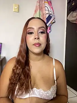 Snapshot of victoria_luxx_ chatting on April 16, 2026, 9:39 pm victoria luxx online show from April 16, 2026, 9:39 pm