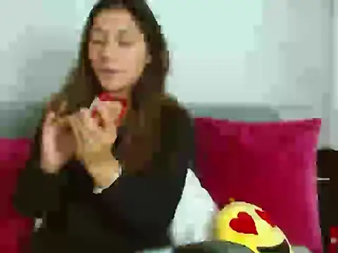 Violet Donell online show from May 14, 2026, 1:12 am
