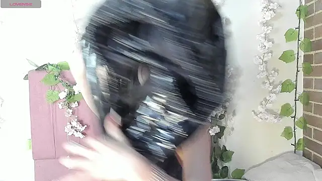 Snapshot of megan_n chatting on April 3, 2026, 8:07 pm megan n online show from April 3, 2026, 8:07 pm