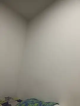 Nia Roswell online show from March 27, 2026, 10:04 am