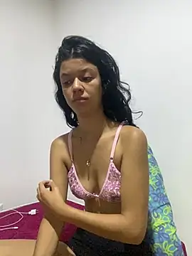 Nia Roswell online show from March 31, 2026, 10:04 am