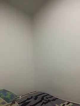 Nia Roswell online show from April 1, 2026, 11:00 am